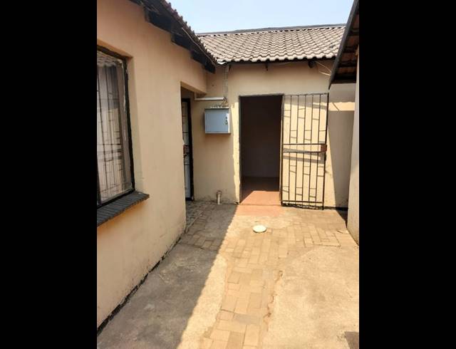0 BEDROOM HOUSE FOR SALE IN PROTEA GLEN